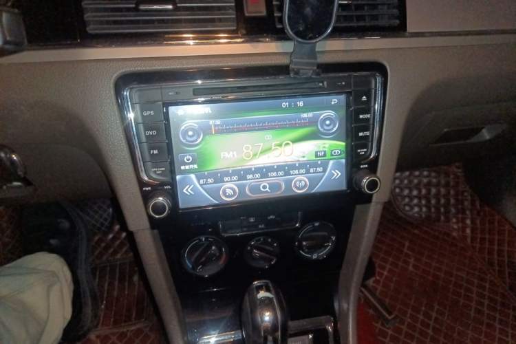 Used Volkswagen Bora 2014 1.6L Automatic Comfort Model Audio And AC Panel