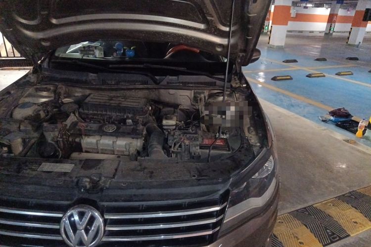 Used Volkswagen Bora 2014 1.6L Automatic Comfort Model Engine Bay Left