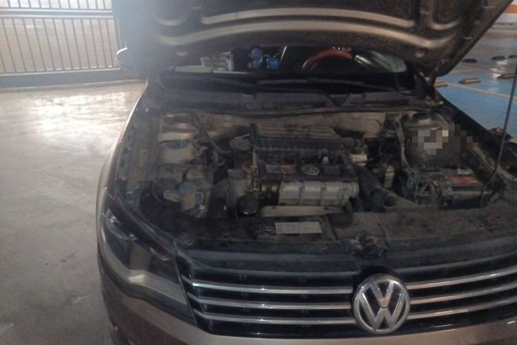 Used Volkswagen Bora 2014 1.6L Automatic Comfort Model Engine Bay Right