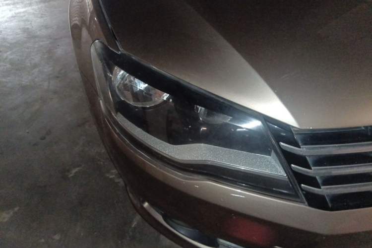 Used Volkswagen Bora 2014 1.6L Automatic Comfort Model Right Front Headlight