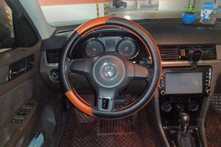 Used Volkswagen Bora 2014 1.6L Automatic Comfort Model Steering Wheel