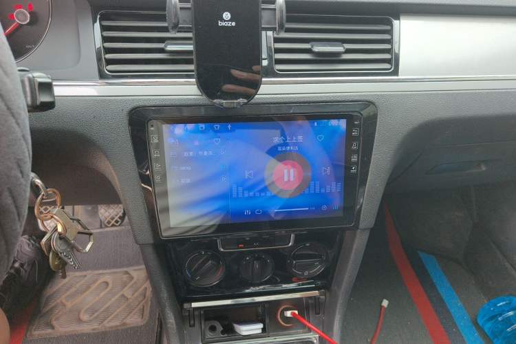 Used Volkswagen Bora 2014 1.6L Manual Fashion Edition Audio And AC Panel