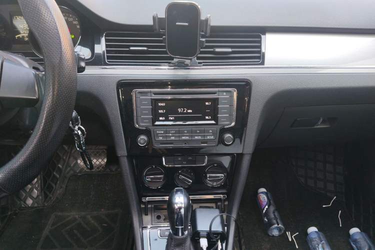 Used Volkswagen Bora 2014 1.6L Automatic Comfort Model Audio And AC Panel