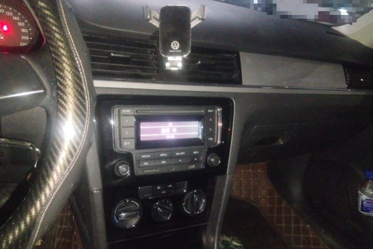 Used Volkswagen Bora 2014 1.6L Manual Comfort Model Audio And AC Panel