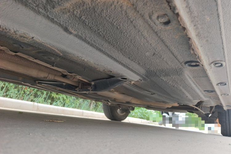 Used Volkswagen Bora 2014 1.6L Manual Fashion Edition Chassis Front Left