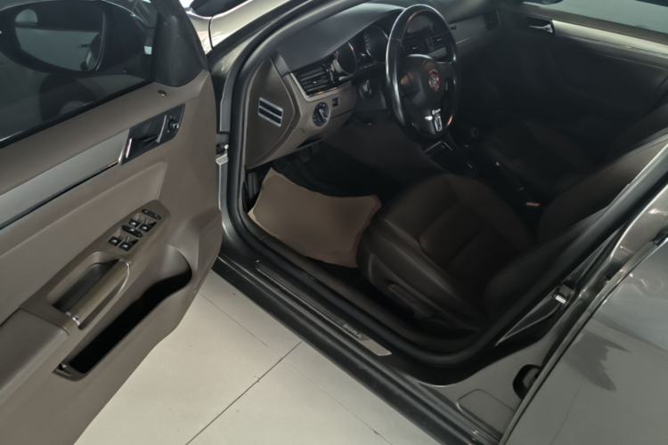 Used Volkswagen Bora 2014 1.6L Manual Comfort Model Driver Seat