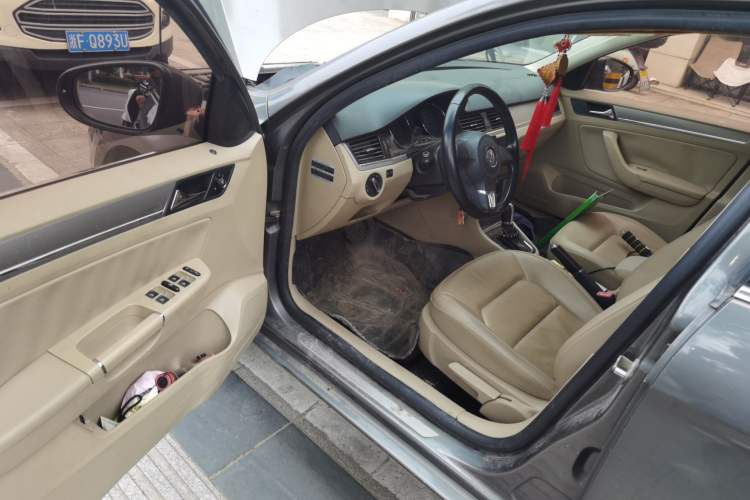 Used Volkswagen Bora 2014 1.6L Automatic Comfort Model Driver Seat