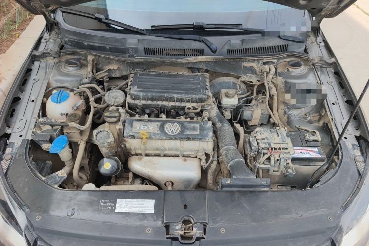 Used Volkswagen Bora 2014 1.6L Manual Fashion Edition Engine Bay
