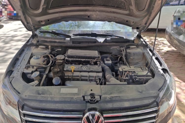 Used Volkswagen Bora 2014 1.6L Manual Fashion Edition Engine Bay