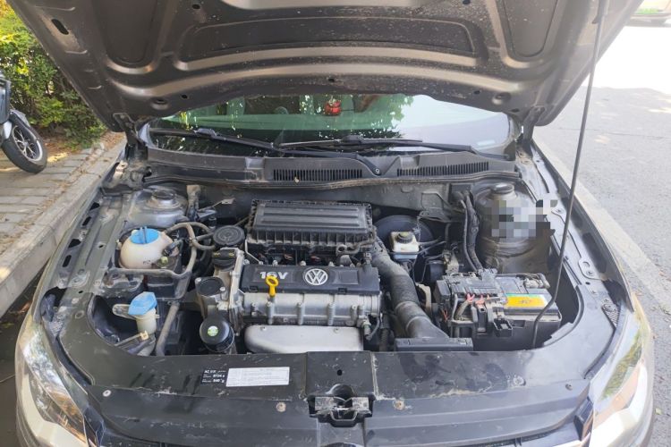 Used Volkswagen Bora 2014 1.6L Manual Fashion Edition Engine Bay