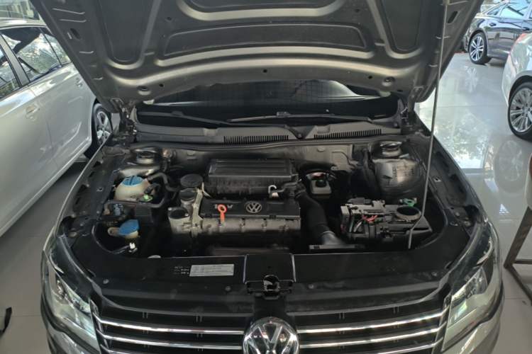Used Volkswagen Bora 2014 1.6L Manual Comfort Model Engine Bay