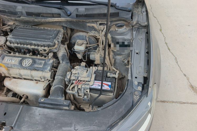 Used Volkswagen Bora 2014 1.6L Manual Fashion Edition Engine Bay Left