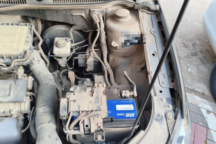 Used Volkswagen Bora 2014 1.6L Manual Comfort Model Engine Bay Left