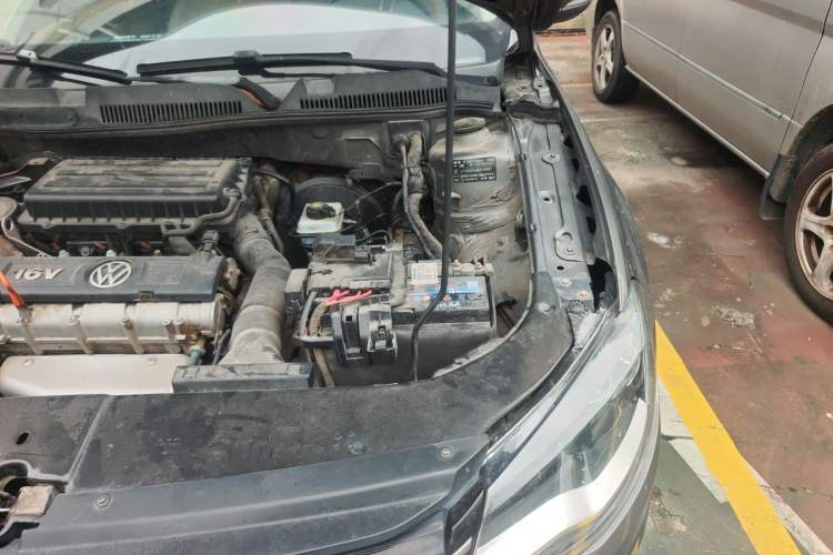 Used Volkswagen Bora 2014 1.6L Automatic Comfort Model Engine Bay Left