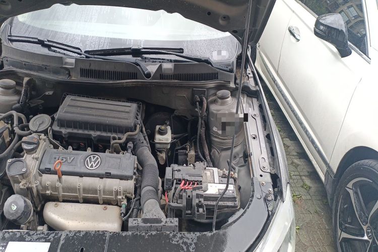 Used Volkswagen Bora 2014 1.6L Manual Fashion Edition Engine Bay Left