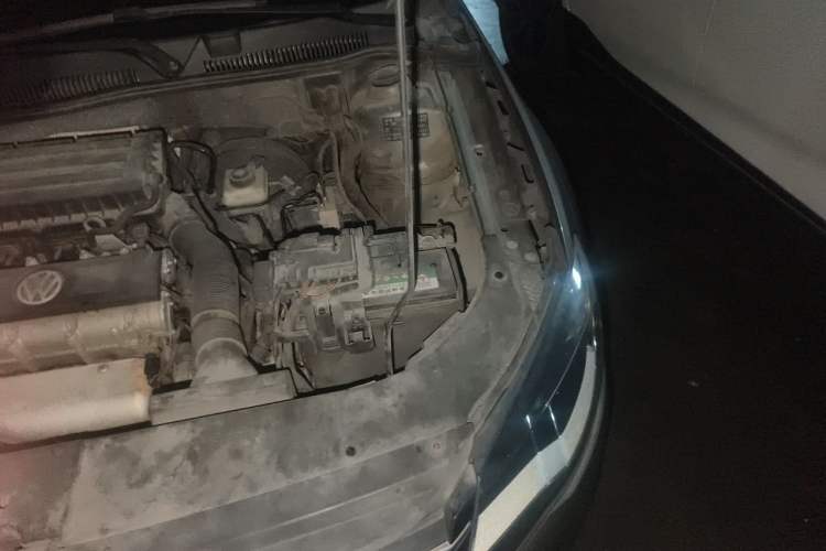 Used Volkswagen Bora 2014 1.6L Automatic Fashion Model Engine Bay Left