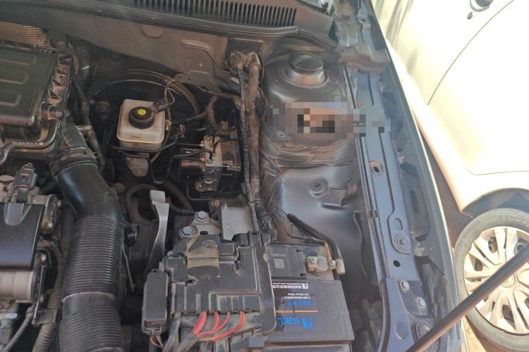 Used Volkswagen Bora 2014 1.6L Manual Comfort Model Engine Bay Left