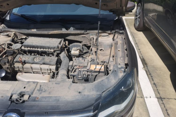 Used Volkswagen Bora 2014 1.6L Manual Comfort Model Engine Bay Left