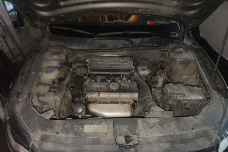 Used Volkswagen Bora 2014 1.6L Automatic Fashion Model Engine Bay
