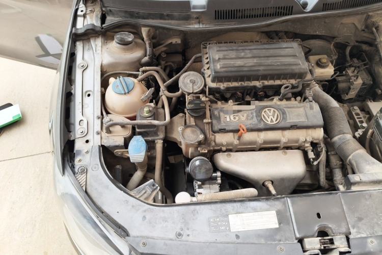 Used Volkswagen Bora 2014 1.6L Automatic Comfort Model Engine Bay Right