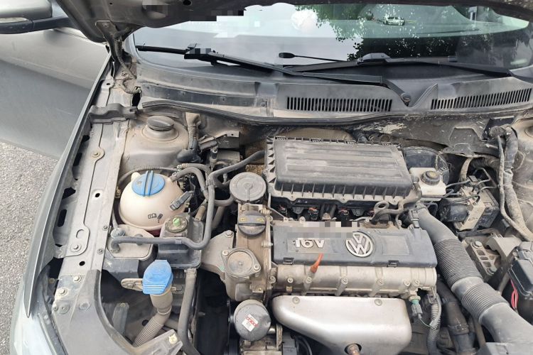 Used Volkswagen Bora 2014 1.6L Automatic Comfort Model Engine Bay Right