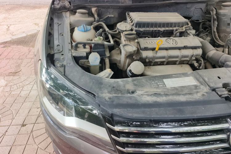 Used Volkswagen Bora 2014 1.6L Manual Comfort Model Engine Bay Right