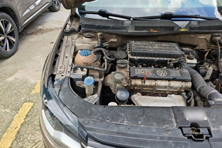 Used Volkswagen Bora 2014 1.6L Automatic Fashion Model Engine Bay Right