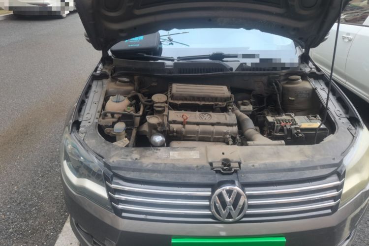 Used Volkswagen Bora 2014 1.6L Manual Comfort Model Engine Bay Right