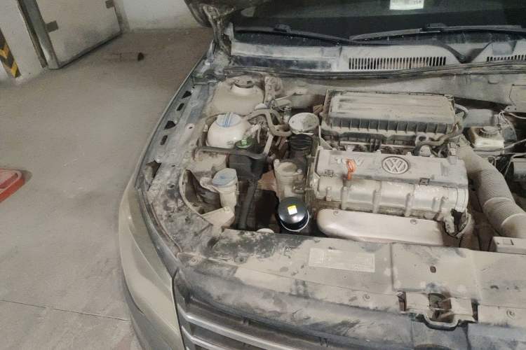 Used Volkswagen Bora 2014 1.6L Automatic Comfort Model Engine Bay Right