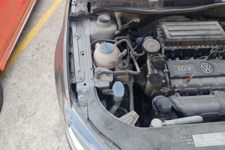 Used Volkswagen Bora 2014 1.6L Automatic Comfort Model Engine Bay Right