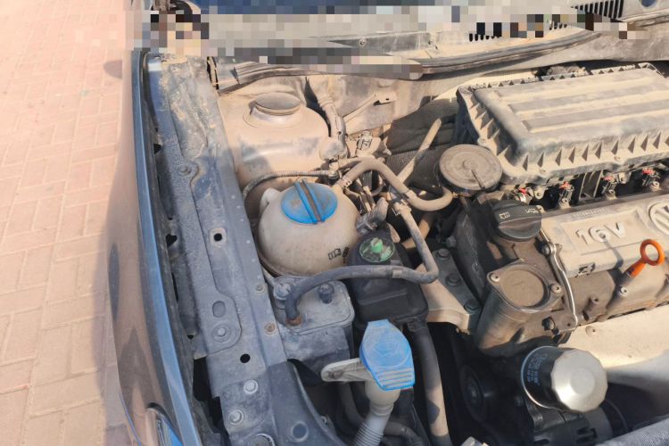 Used Volkswagen Bora 2014 1.6L Manual Comfort Model Engine Bay Right
