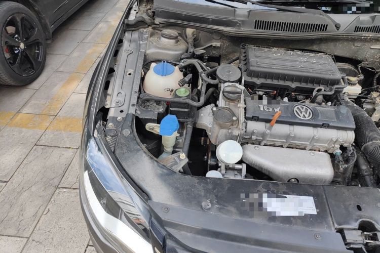 Used Volkswagen Bora 2014 1.6L Automatic Comfort Model Engine Bay Right