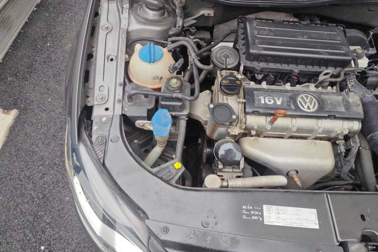 Used Volkswagen Bora 2014 1.6L Manual Comfort Model Engine Bay Right