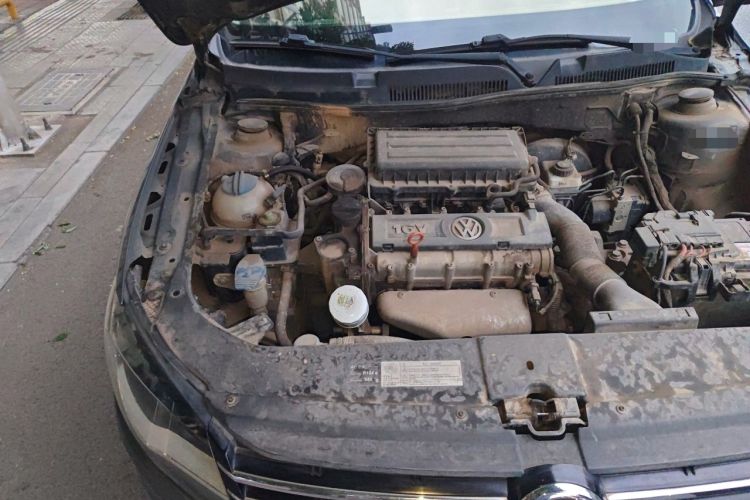 Used Volkswagen Bora 2014 1.6L Manual Comfort Model Engine Bay Right