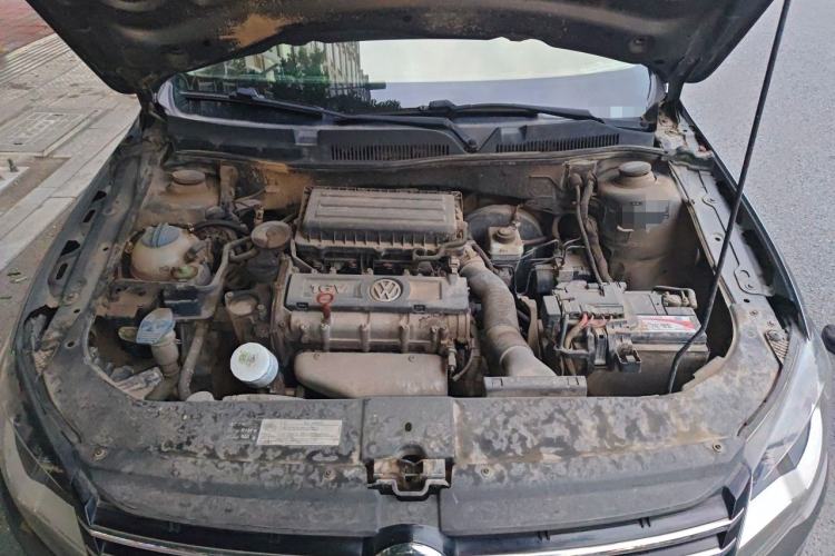 Used Volkswagen Bora 2014 1.6L Manual Comfort Model Engine Bay