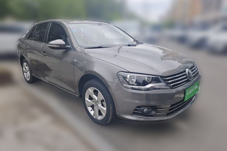 Used Volkswagen Bora 2014 1.6L Automatic Comfort Model Front Right 45 Deg