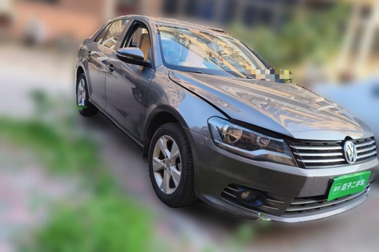 Used Volkswagen Bora 2014 1.6L Manual Comfort Model Front Right 45 Deg