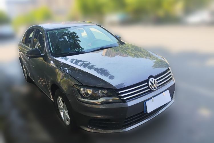 Used Volkswagen Bora 2014 1.6L Manual Fashion Edition Front Right 45 Deg