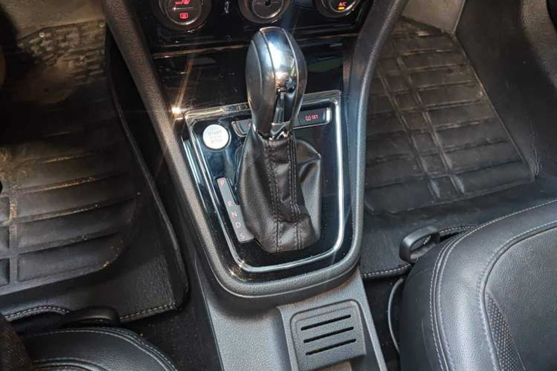 Used Volkswagen Bora 2014 1.6L Automatic Luxury Model Gear Lever