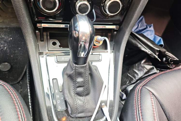 Used Volkswagen Bora 2014 1.6L Automatic Fashion Model Gear Lever