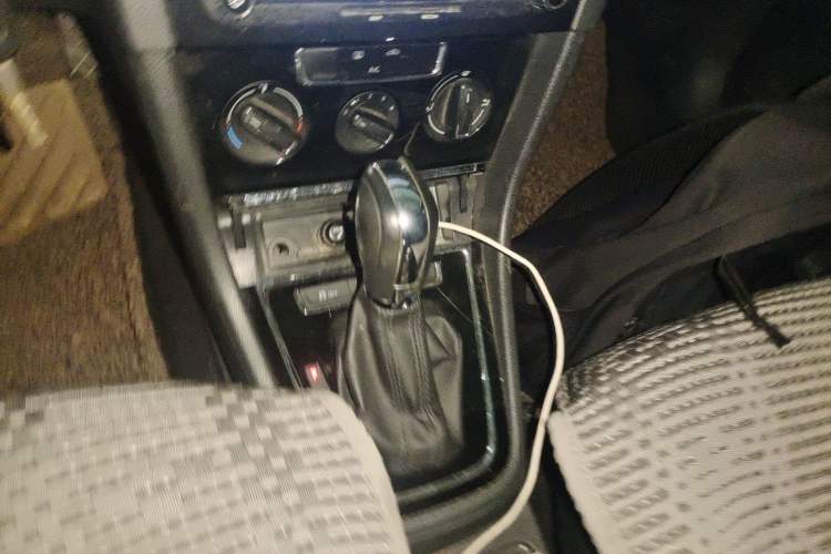 Used Volkswagen Bora 2014 1.6L Automatic Comfort Model Gear Lever