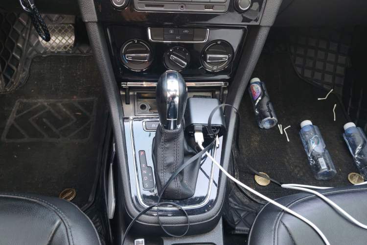 Used Volkswagen Bora 2014 1.6L Automatic Comfort Model Gear Lever