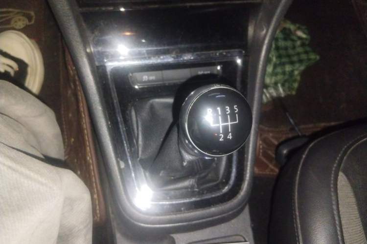 Used Volkswagen Bora 2014 1.6L Manual Comfort Model Gear Lever