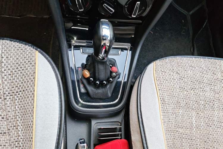 Used Volkswagen Bora 2014 1.6L Automatic Comfort Model Gear Lever