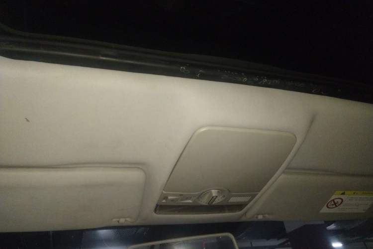 Used Volkswagen Bora 2014 1.6L Manual Comfort Model Headliner