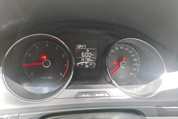Used Volkswagen Bora 2014 1.6L Manual Fashion Edition Instrument Cluster