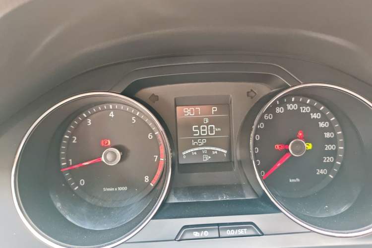 Used Volkswagen Bora 2014 1.6L Automatic Fashion Model Instrument Cluster