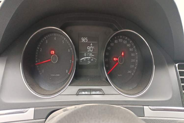 Used Volkswagen Bora 2014 1.6L Manual Fashion Edition Instrument Cluster