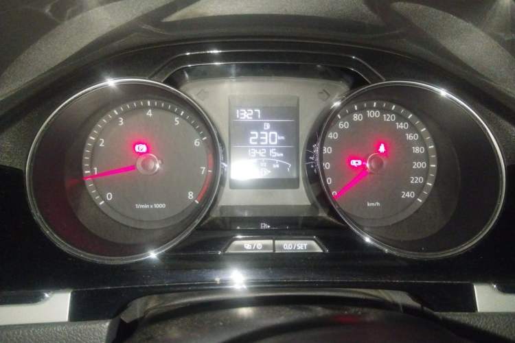Used Volkswagen Bora 2014 1.6L Manual Comfort Model Instrument Cluster