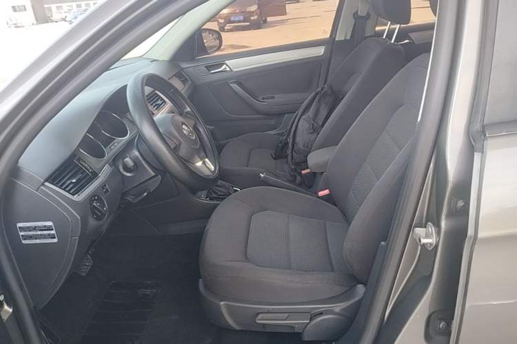 Used Volkswagen Bora 2014 1.6L Automatic Fashion Model Left Front Seat